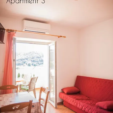 In With Balcony, Air Conditioning, W-lan, Washing Machine لوبار