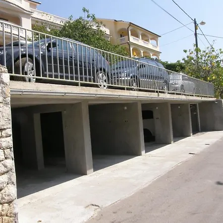 In With Balcony, Air Conditioning, W-lan, Washing Machine