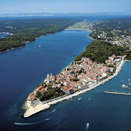 In With Balcony, Air Conditioning, W-lan, Washing Machine Apartmán