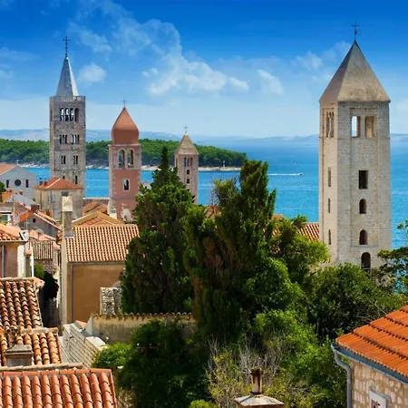 In With Balcony, Air Conditioning, W-lan, Washing Machine *