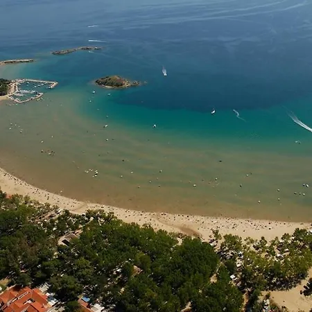 In With Balcony, Air Conditioning, W-lan, Washing Machine Lopar