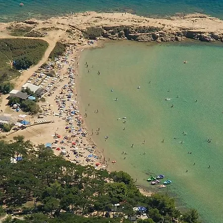 In With Balcony, Air Conditioning, W-lan, Washing Machine Lopar