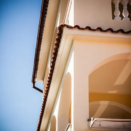 Apartmán In With Balcony, Air Conditioning, W-lan, Washing Machine *