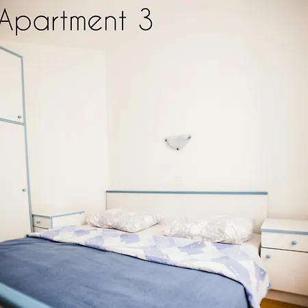 Apartment In With Balcony, Air Conditioning, W-lan, Washing Machine Lopar