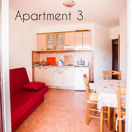 Apartment In With Balcony, Air Conditioning, W-lan, Washing Machine *