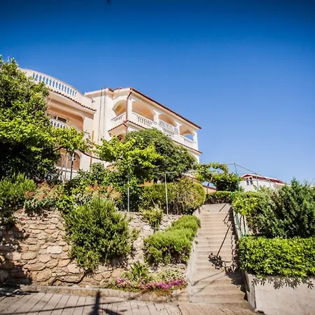 In With Balcony, Air Conditioning, W-lan, Washing Machine * Lopar