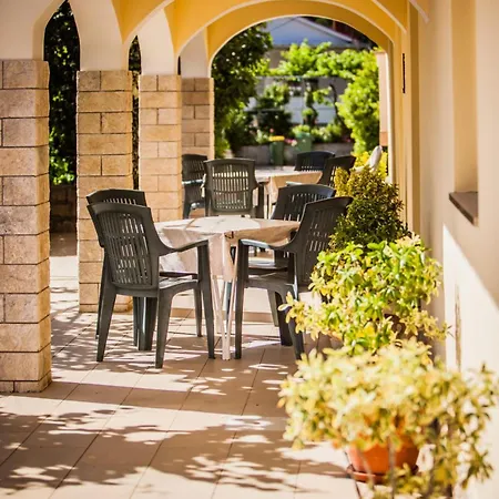 In With Balcony, Air Conditioning, W-lan, Washing Machine * Lopar