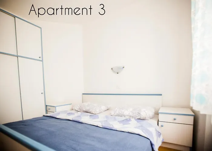 Apartment In With Balcony, Air Conditioning, W-lan, Washing Machine Lopar