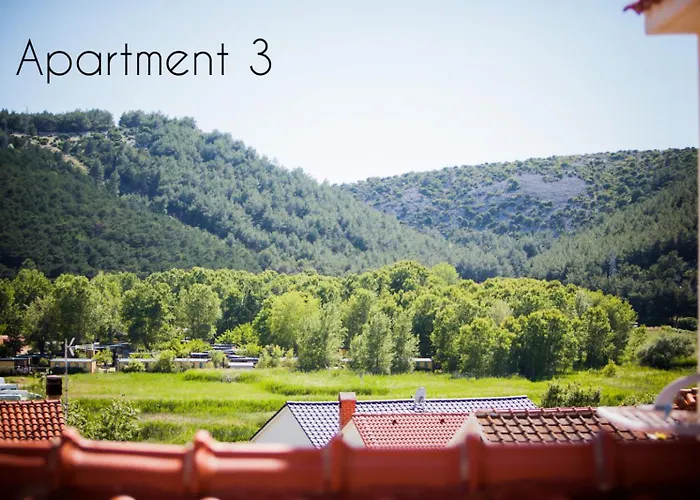 In With Balcony, Air Conditioning, W-lan, Washing Machine Apartment *