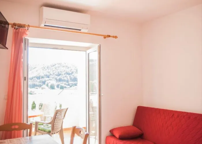 In With Balcony, Air Conditioning, W-lan, Washing Machine Lopar
